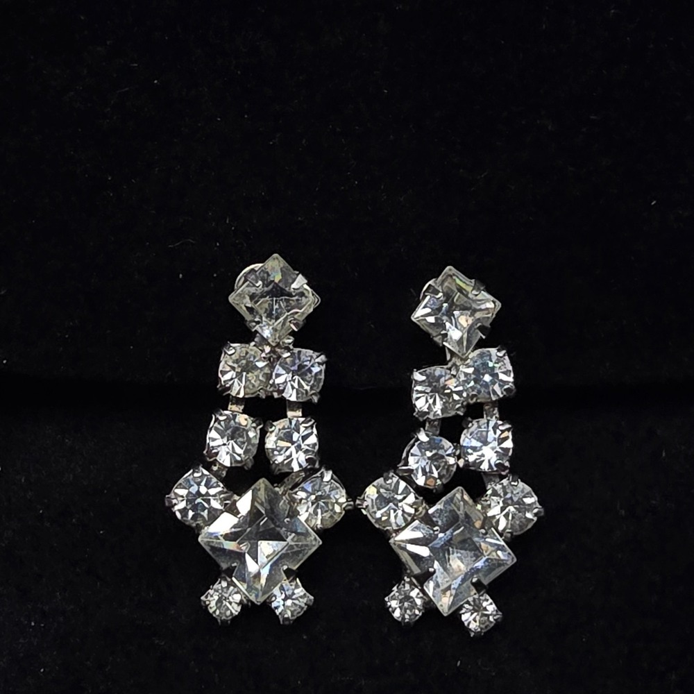 Clear Rhinestone Screw Back Earrings Dangle Drop Vintage Costume Jewelry